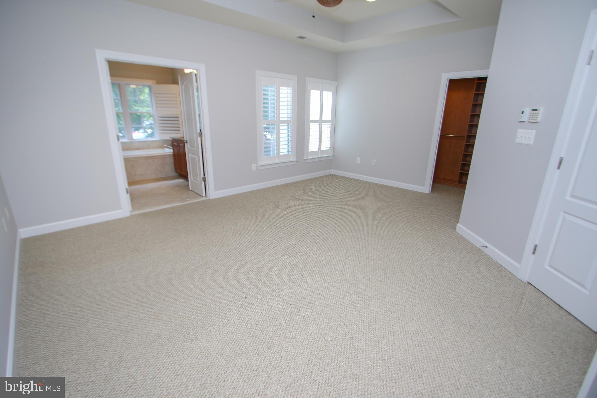 CHARLESTON SQUARE TOWNHM - Residential