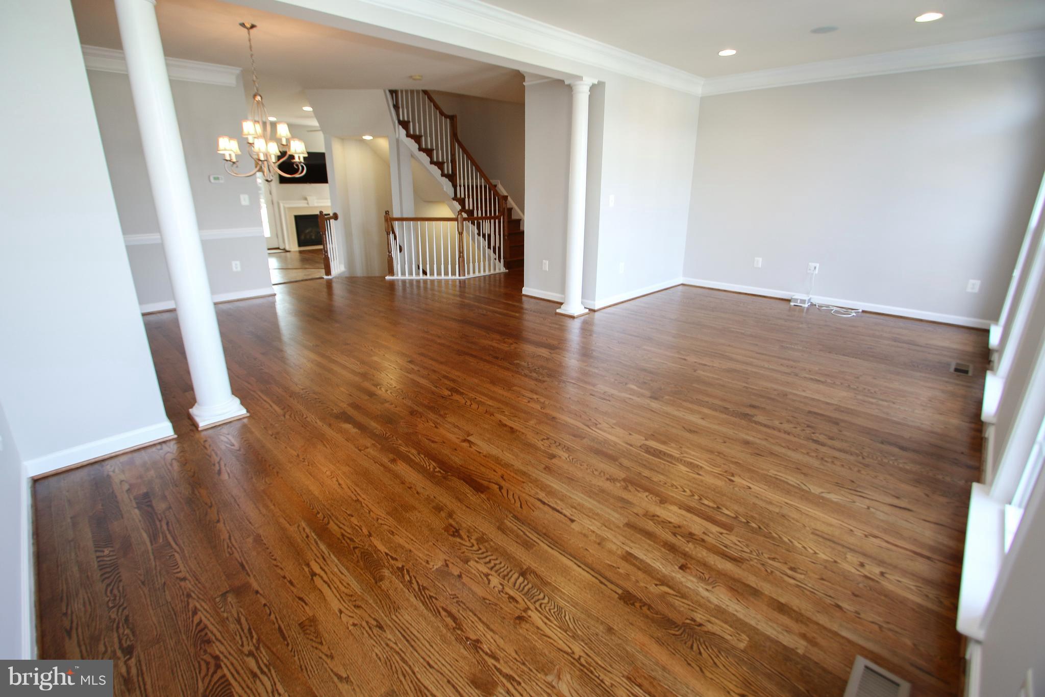 CHARLESTON SQUARE TOWNHM - Residential