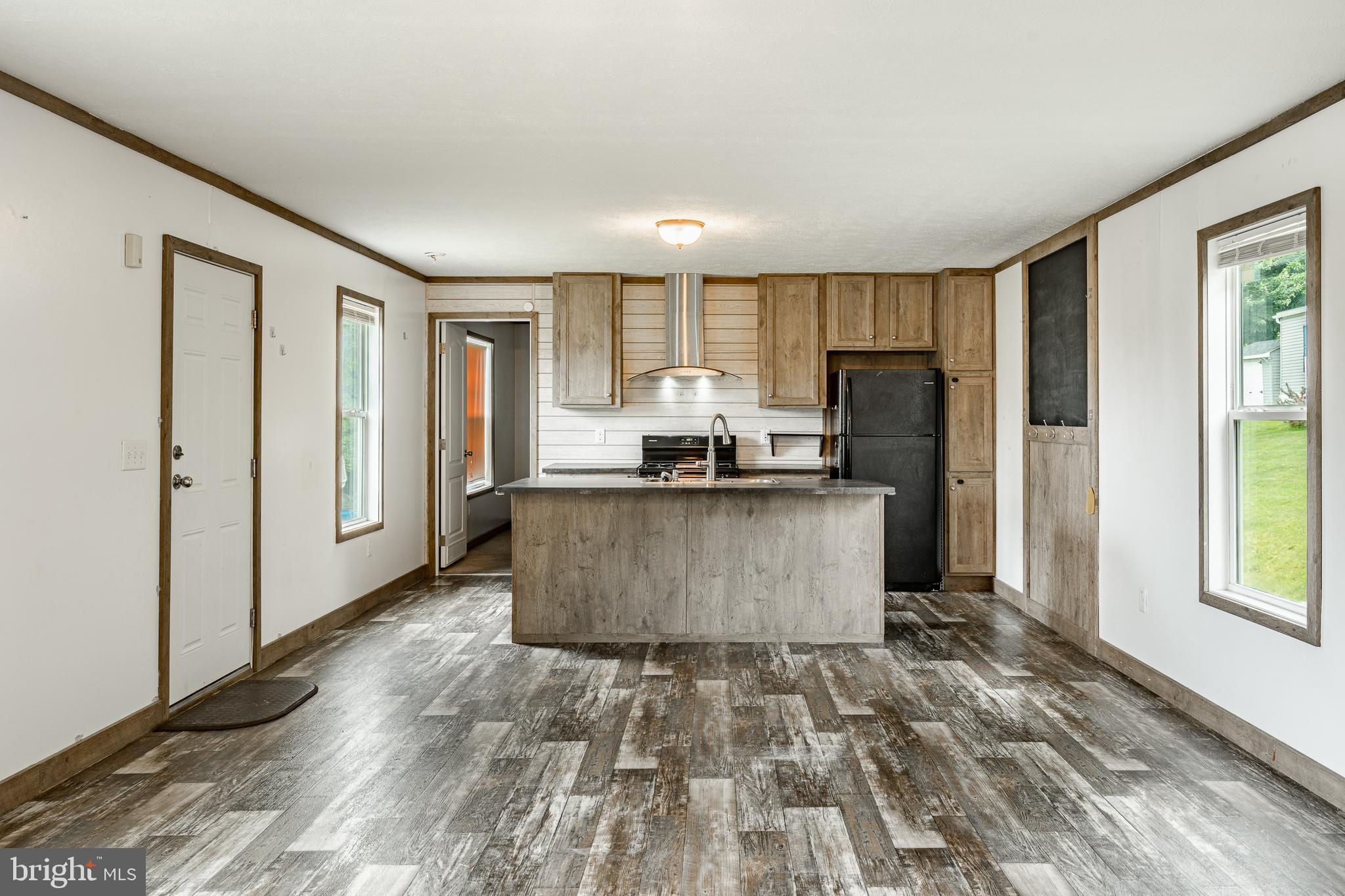508 BOULDER LANE