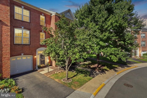 Photo of 13002 Park Crescent Circle, HERNDON, VA 20171 (MLS # VAFX2337630)