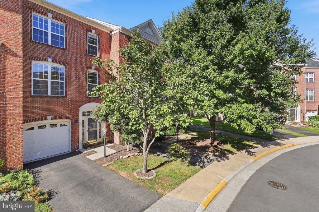 Photo of 13002 Park Crescent Circle, HERNDON, VA 20171 (MLS # VAFX2337630)