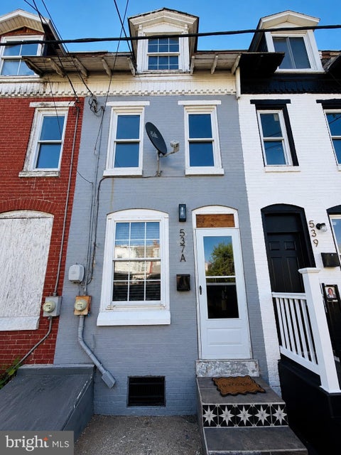 Townhouse For Sale - 537 Strong Aly<br/> Berks County, READING, PA 19602