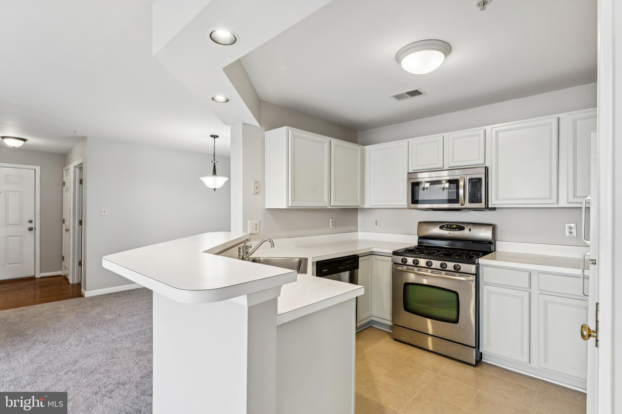 RIVERSTONE - Residential Lease