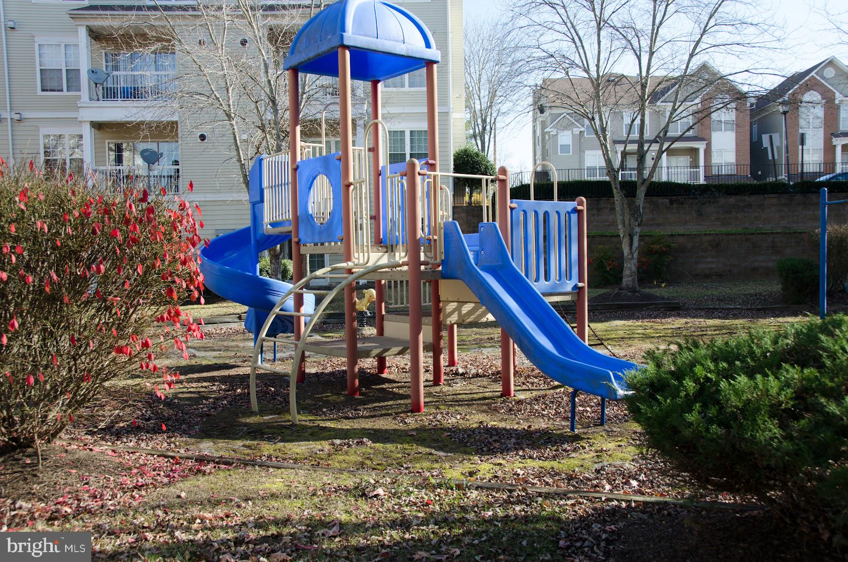 HAMPSHIRE HALL CONDO - Residential