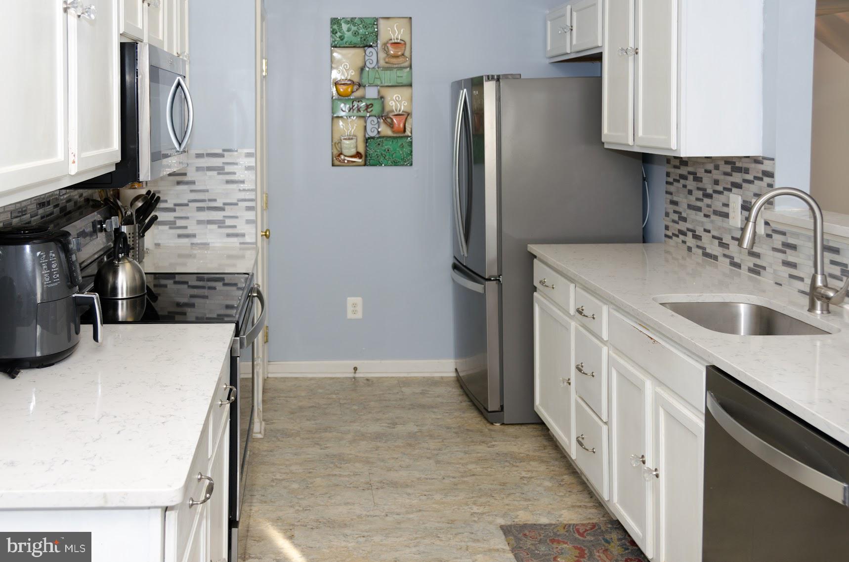 HAMPSHIRE HALL CONDO - Residential