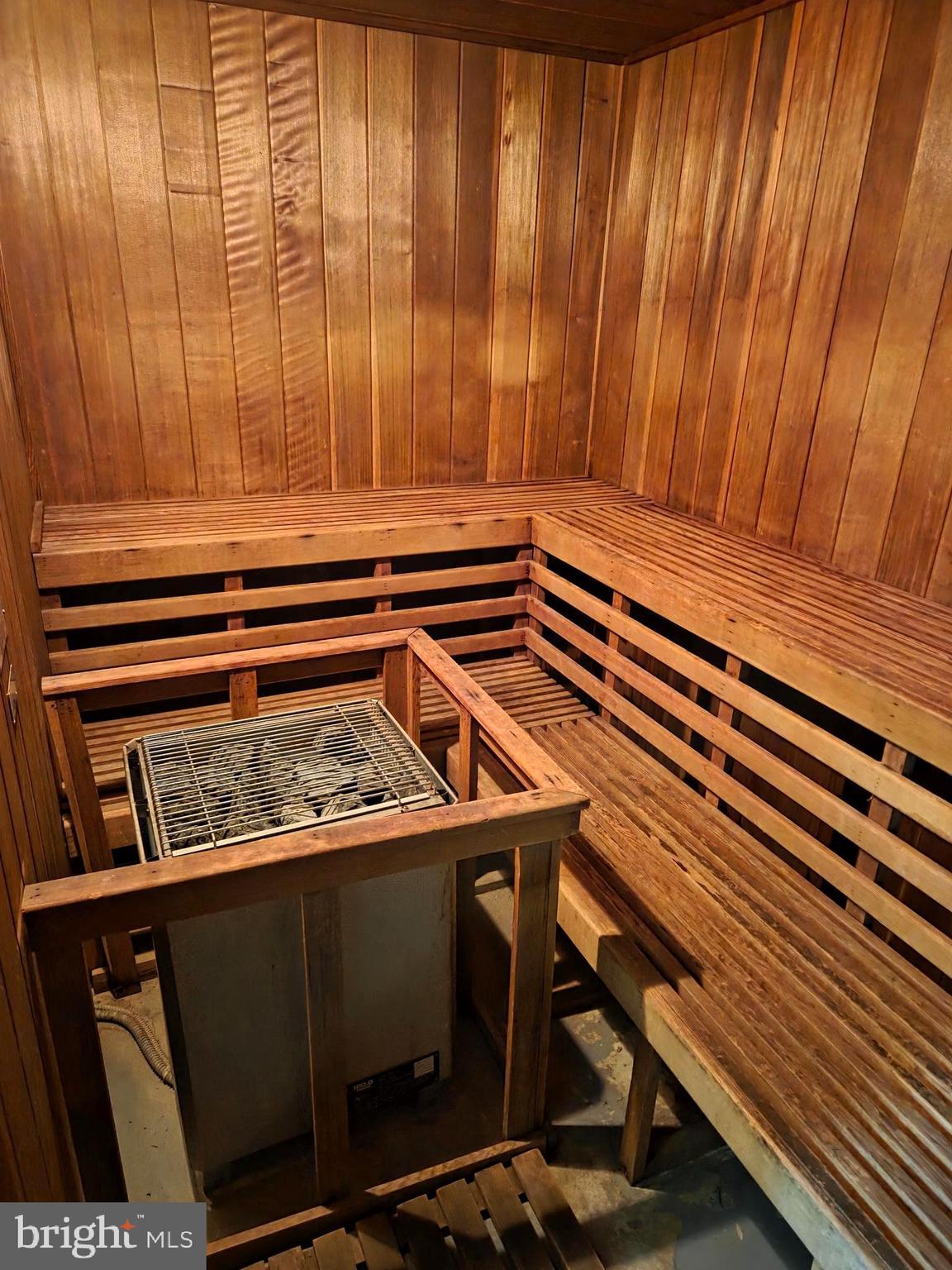 BRADDOCK PLACE - Residential Lease