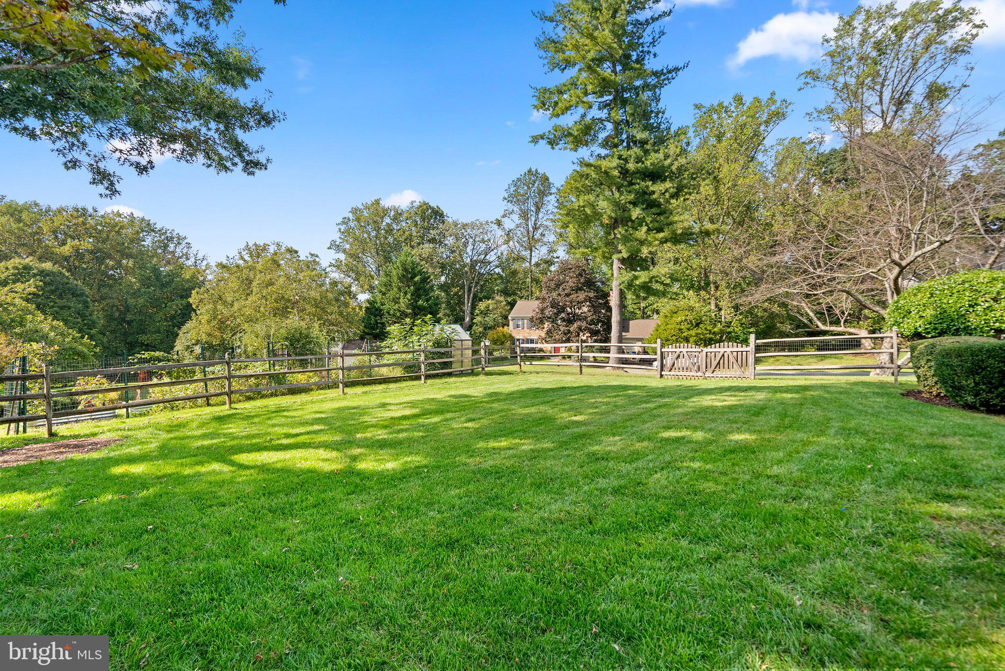 NORBECK ESTATES - Residential