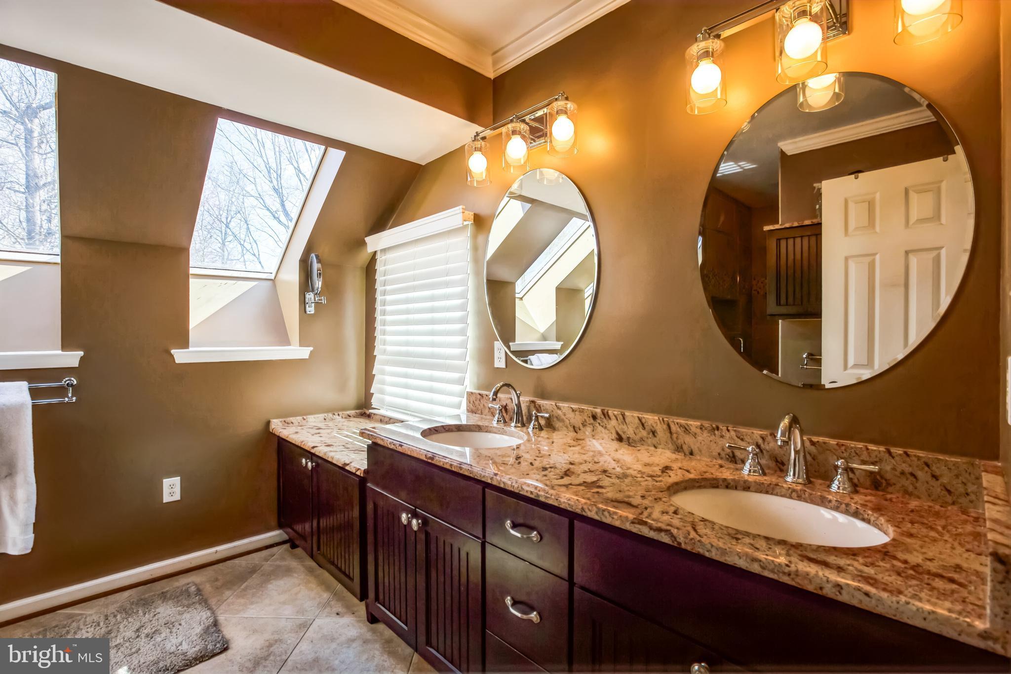 LEE'S HILL - Residential