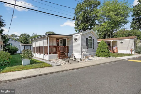 4 South Drive, East Windsor, NJ 08520 - MLS#: NJME2065758