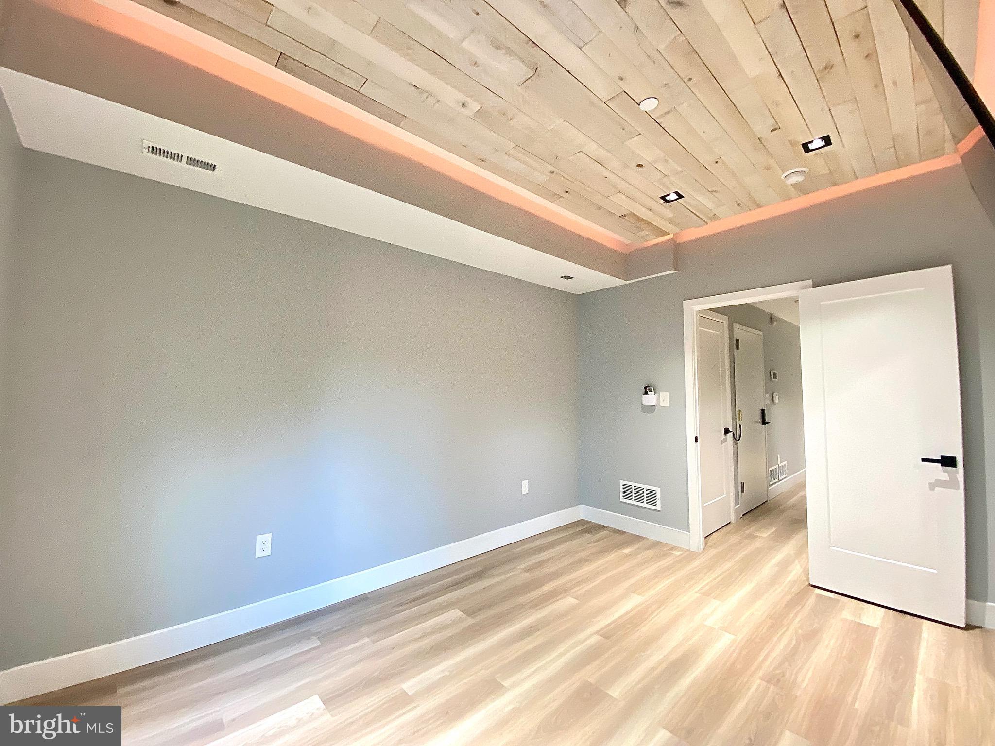 TEMPLE UNIVERSITY - Residential Lease