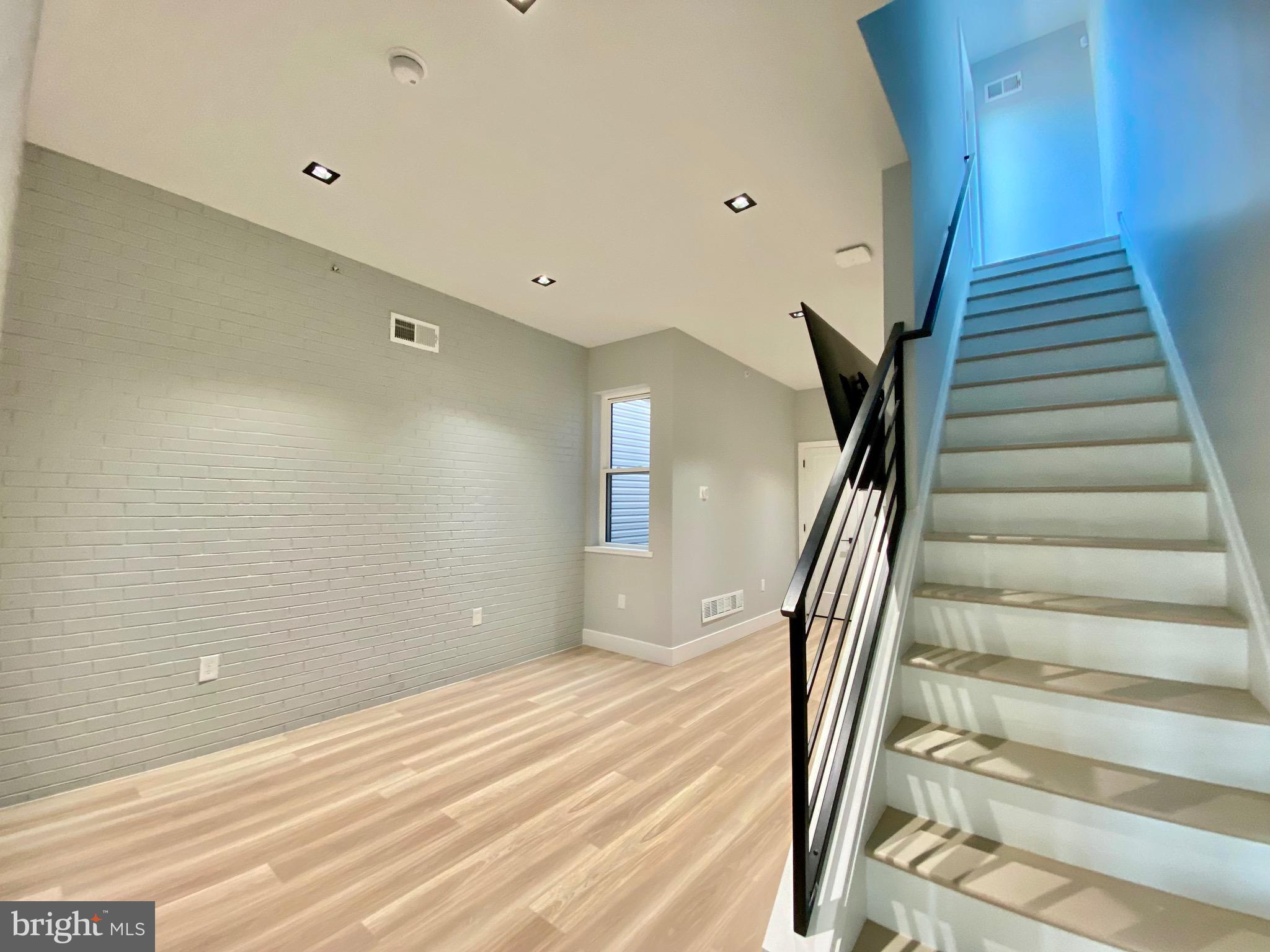 TEMPLE UNIVERSITY - Residential Lease