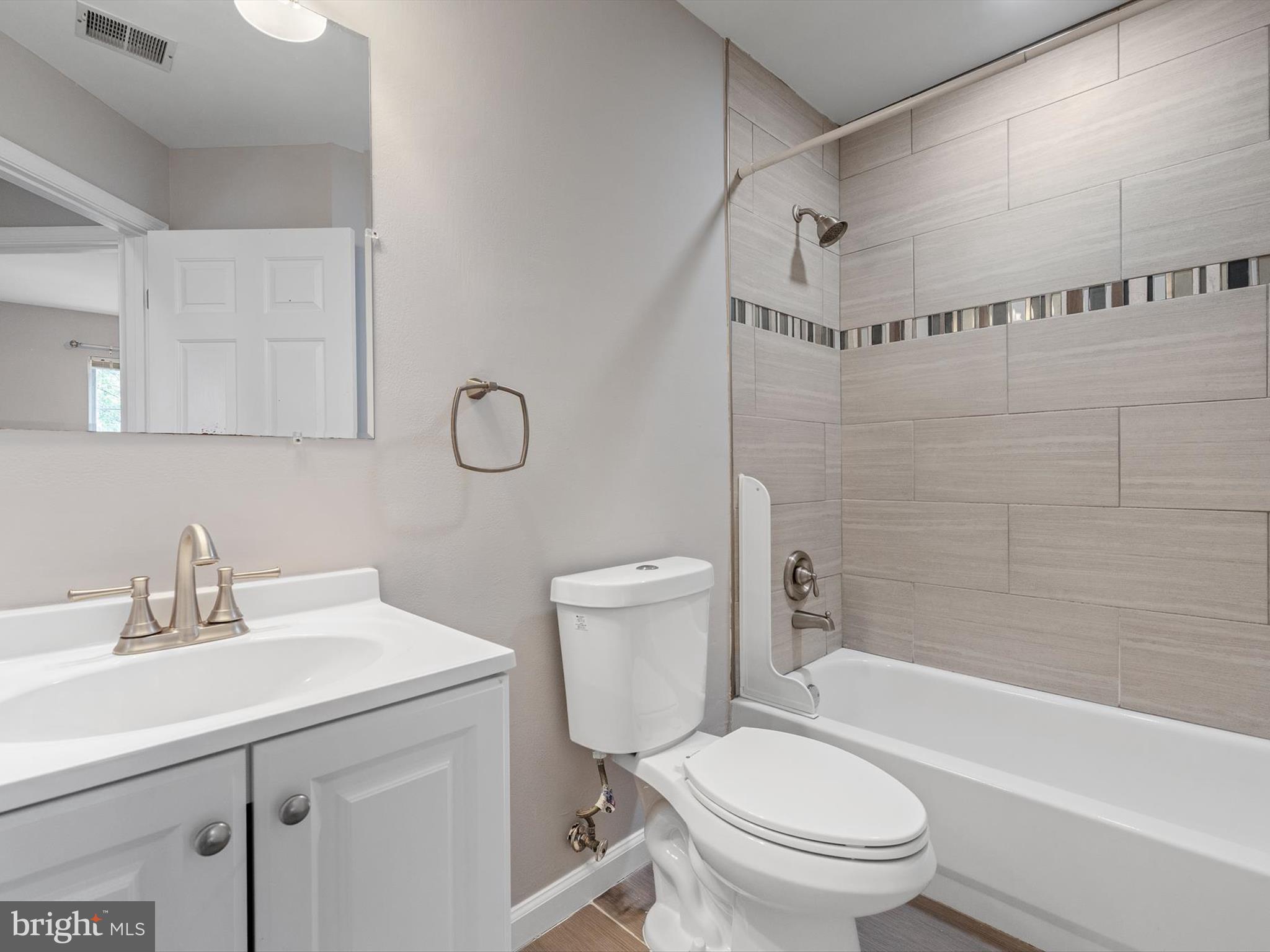 WOODVIEW VILLAGE WEST - Residential