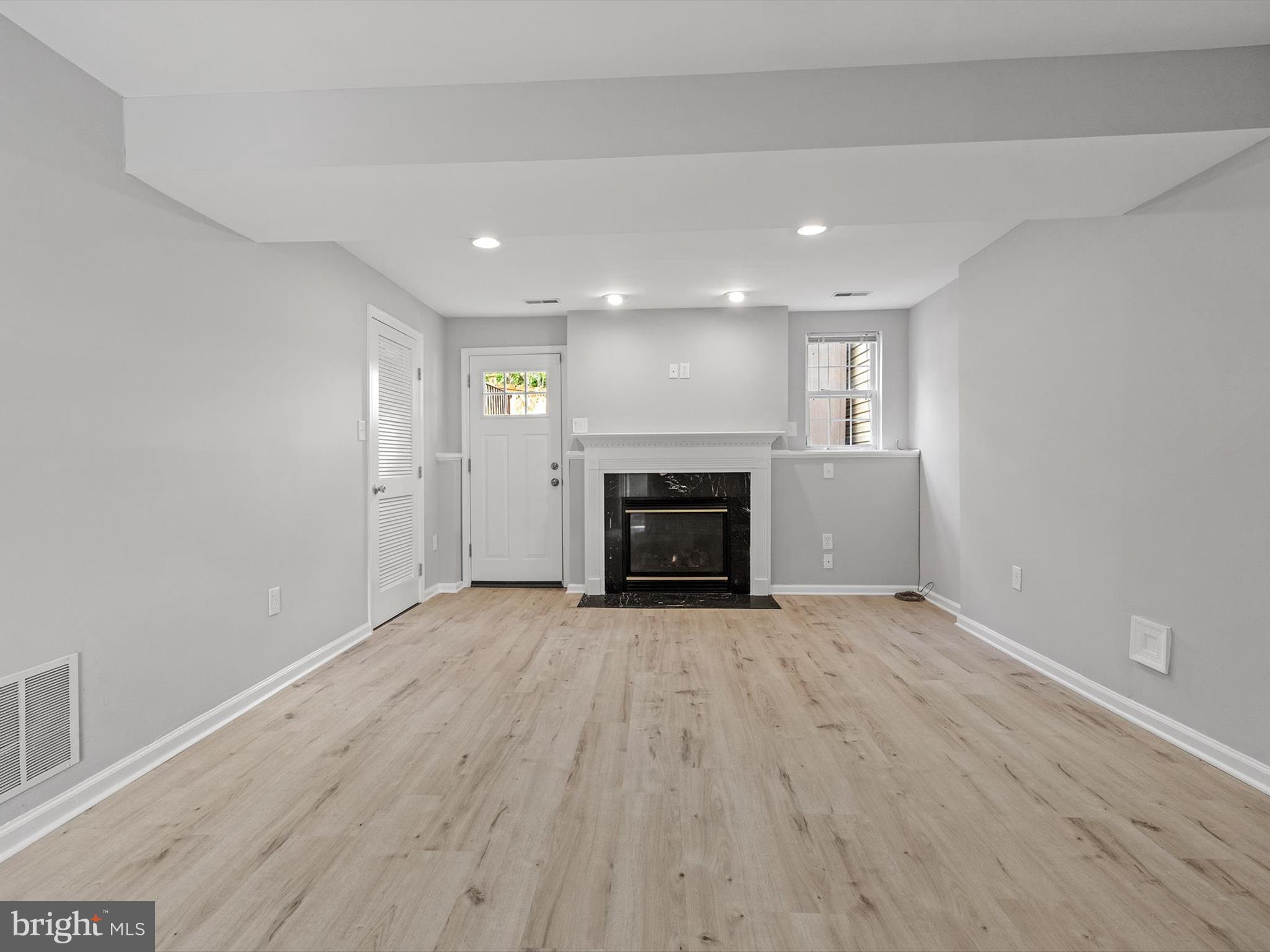 WOODVIEW VILLAGE WEST - Residential