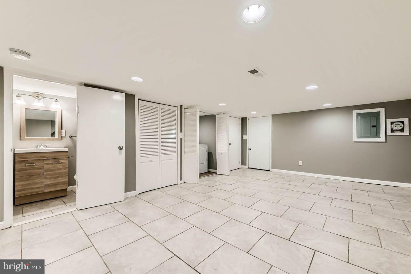 DORCHESTER - Residential