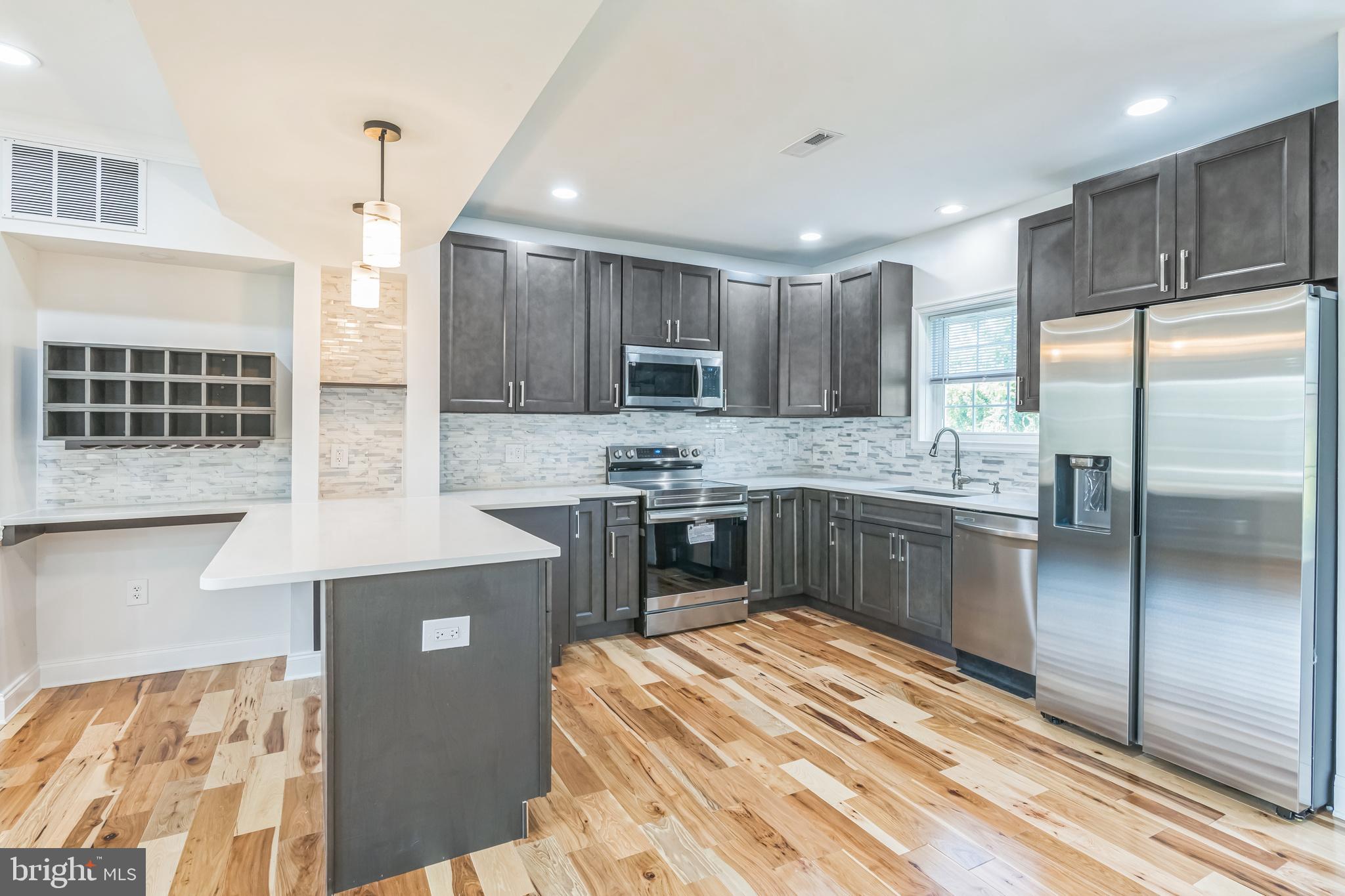 NEWTOWN HISTORIC DISTRIC - Residential Lease