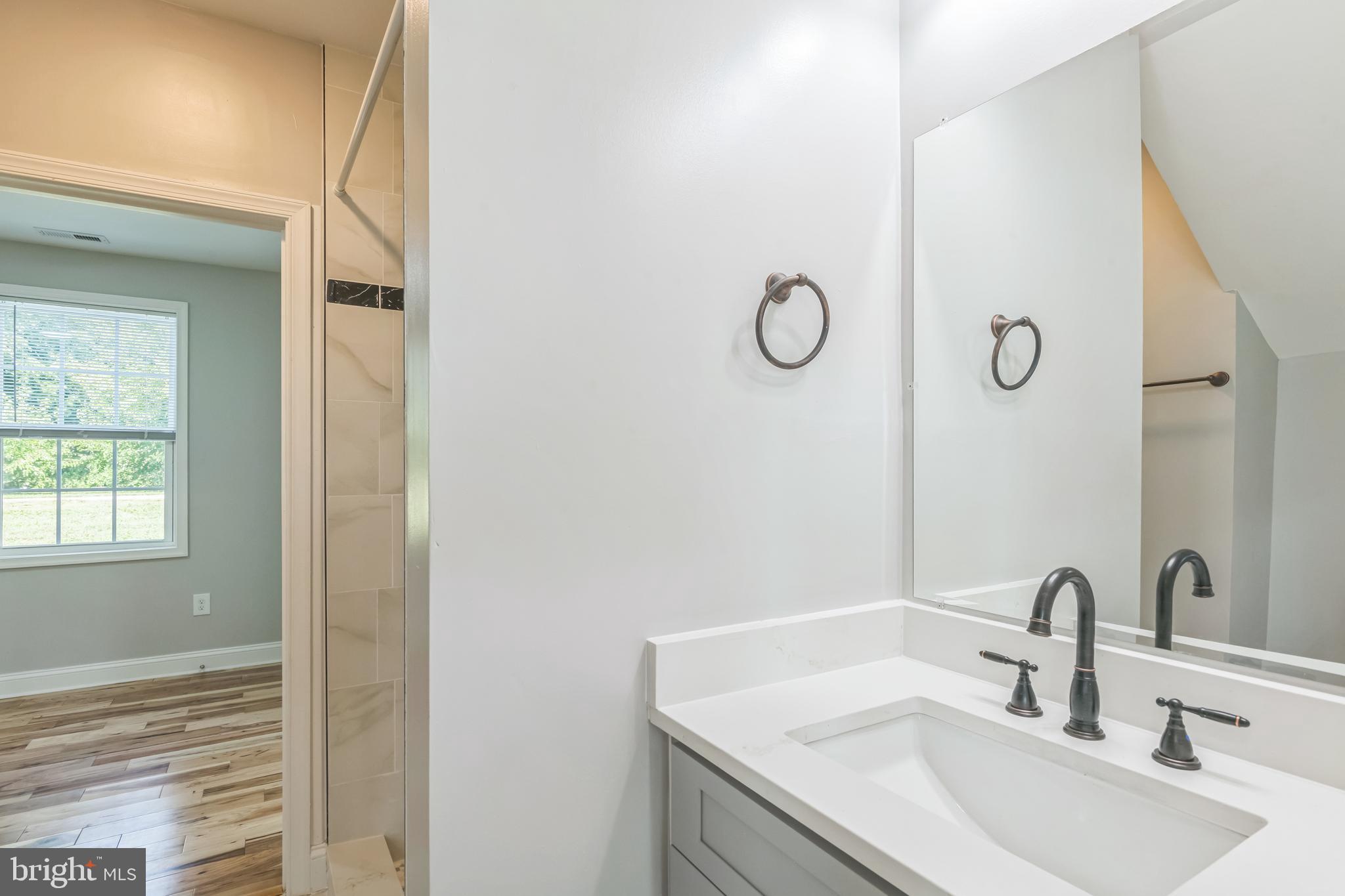 NEWTOWN HISTORIC DISTRIC - Residential Lease