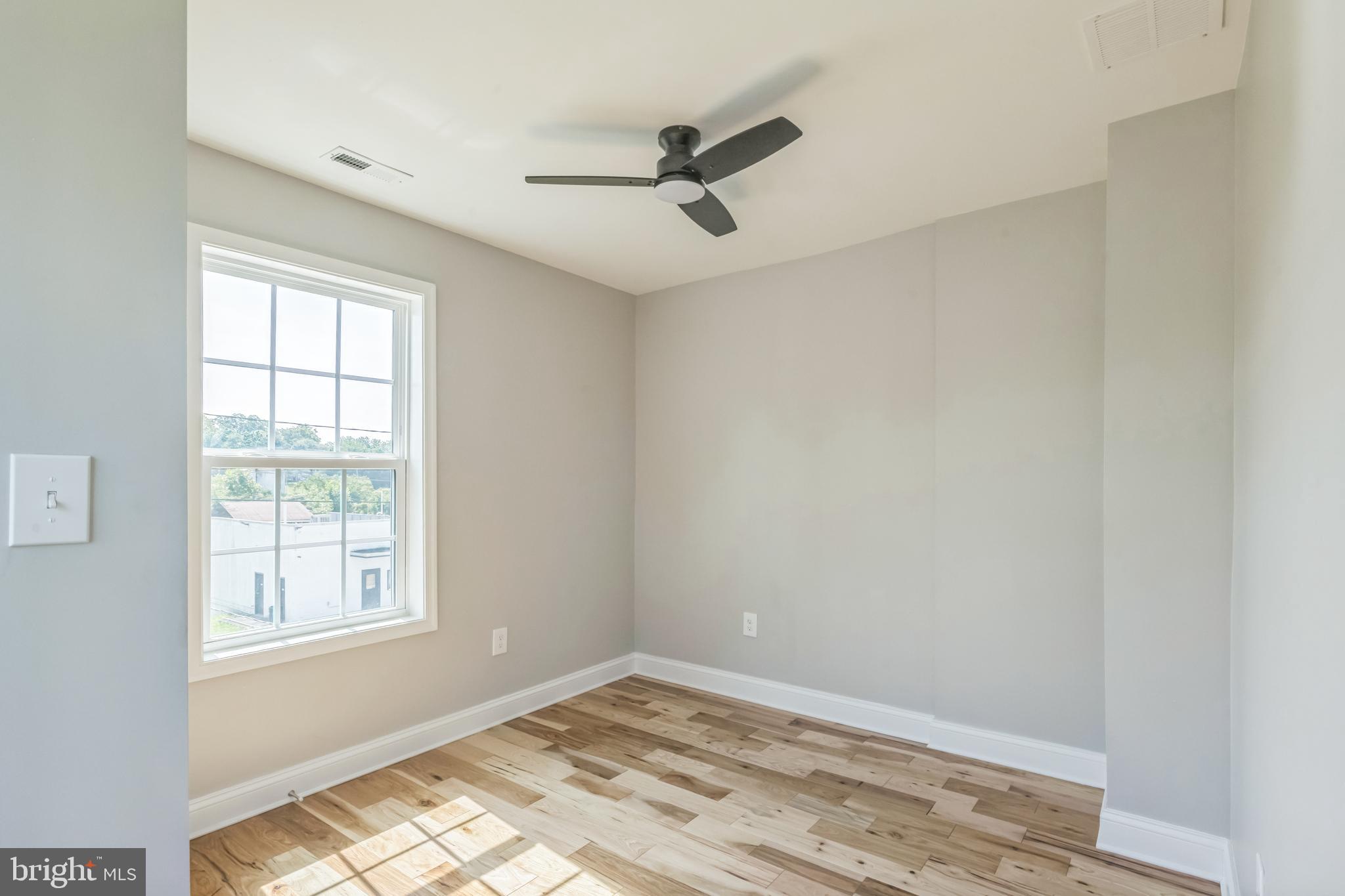 NEWTOWN HISTORIC DISTRIC - Residential Lease