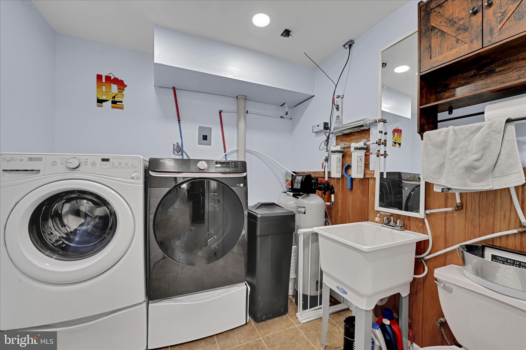 HESSMAR MANOR - Residential