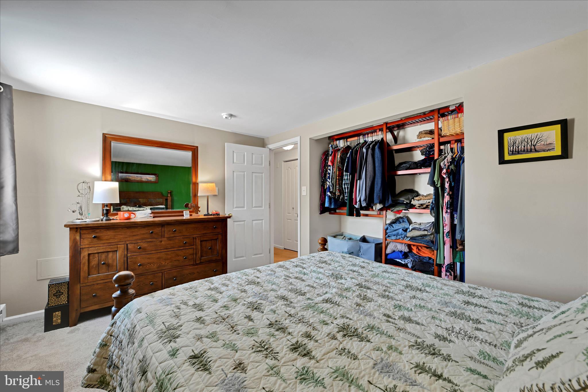 HESSMAR MANOR - Residential