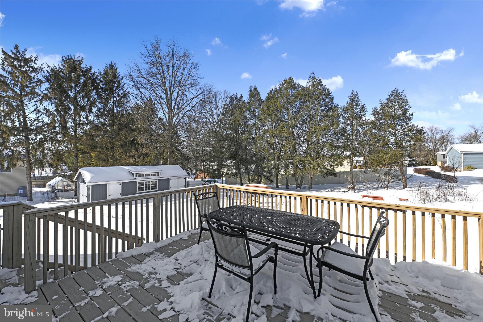 HESSMAR MANOR - Residential