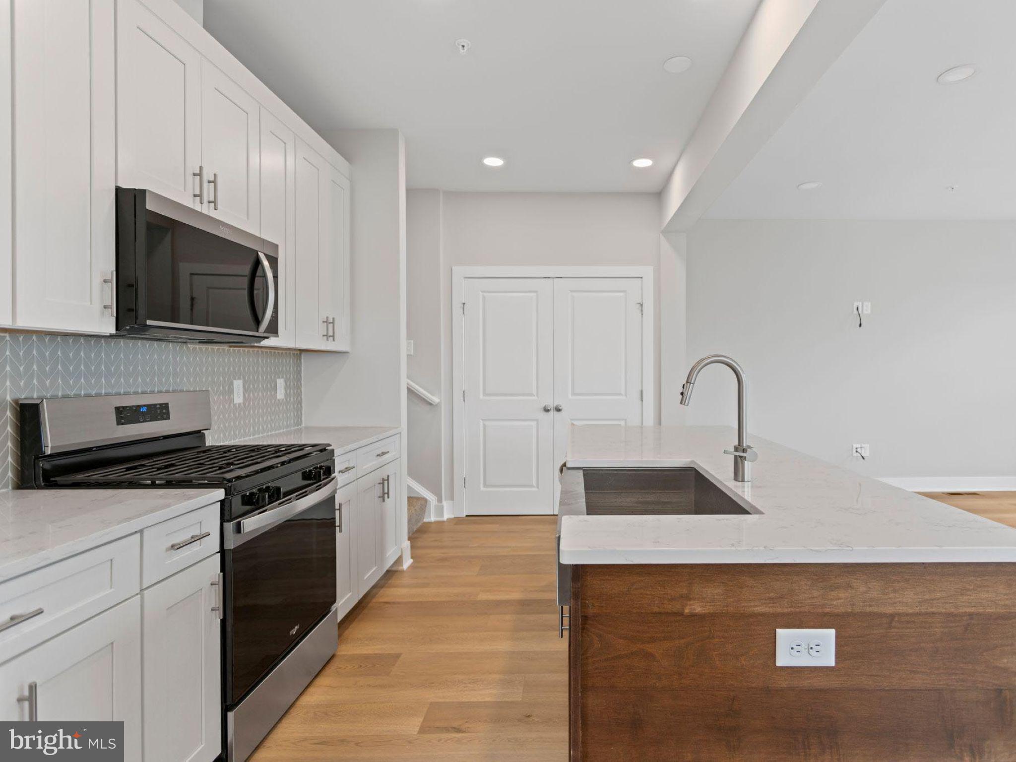 1130 ALDEN STREET