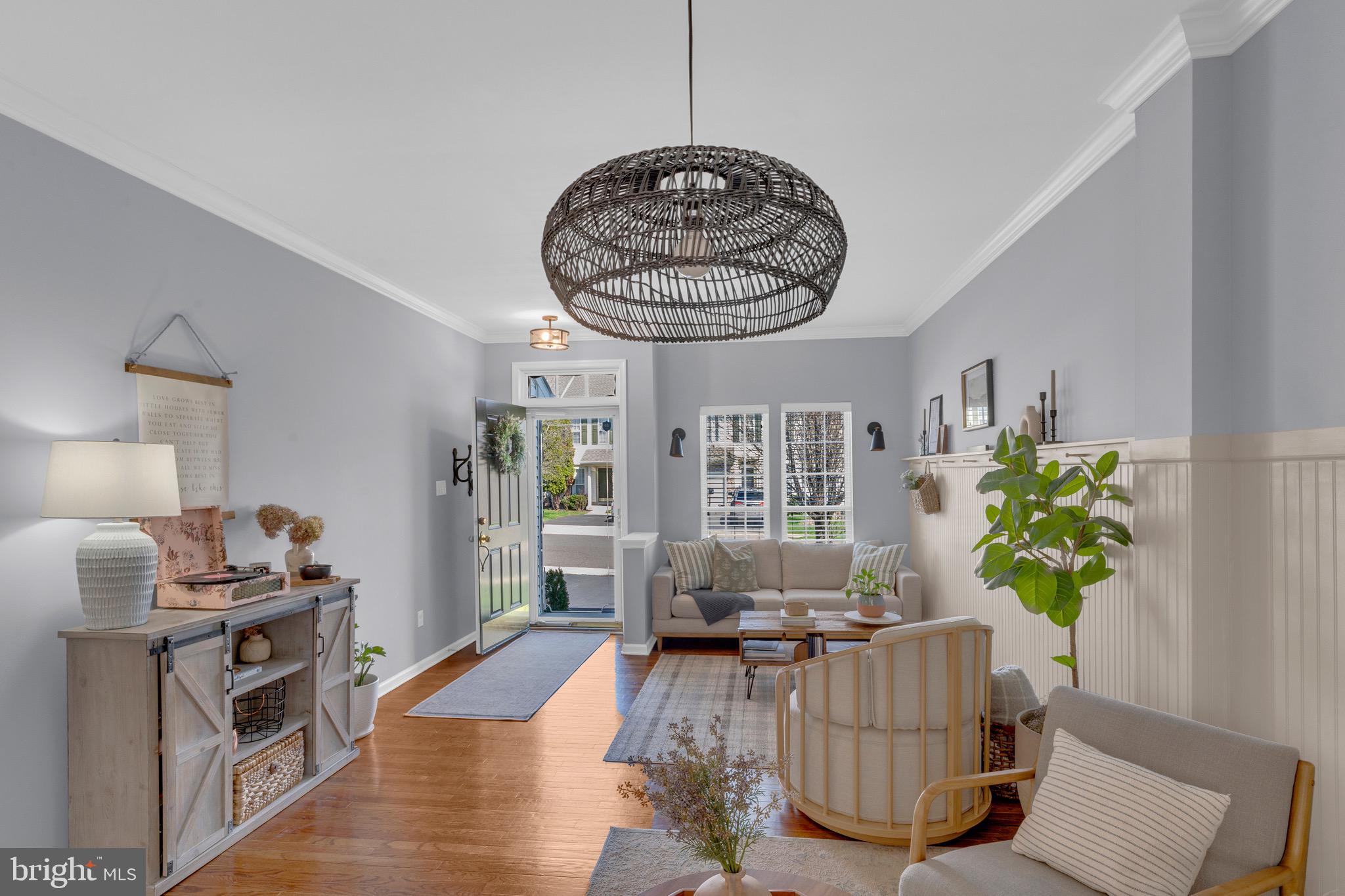 COUNTRY CLUB KNOLL - Residential