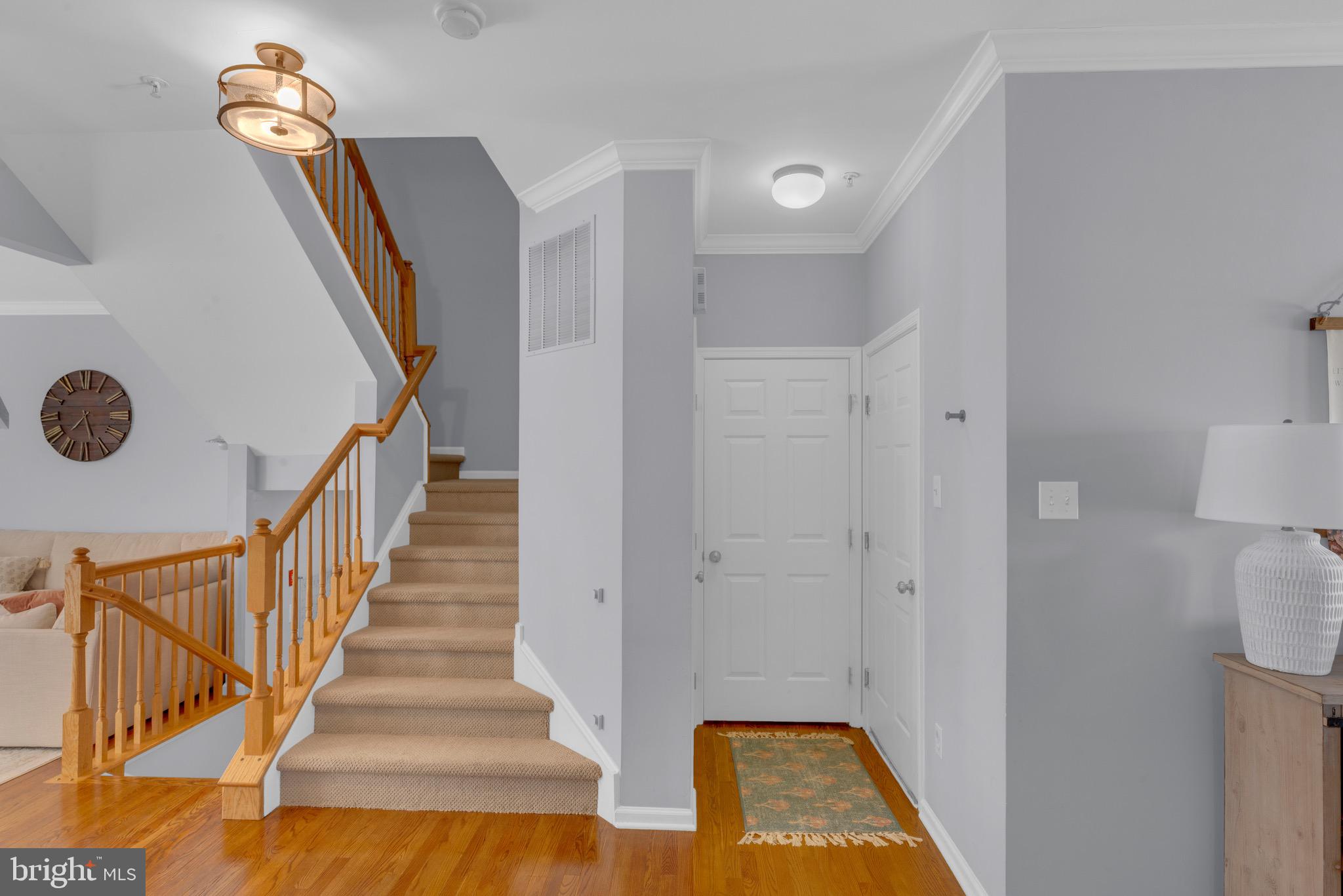 COUNTRY CLUB KNOLL - Residential