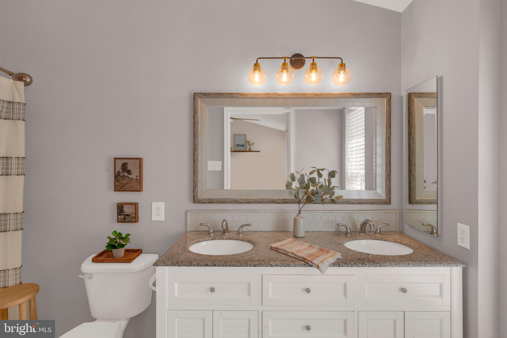 COUNTRY CLUB KNOLL - Residential