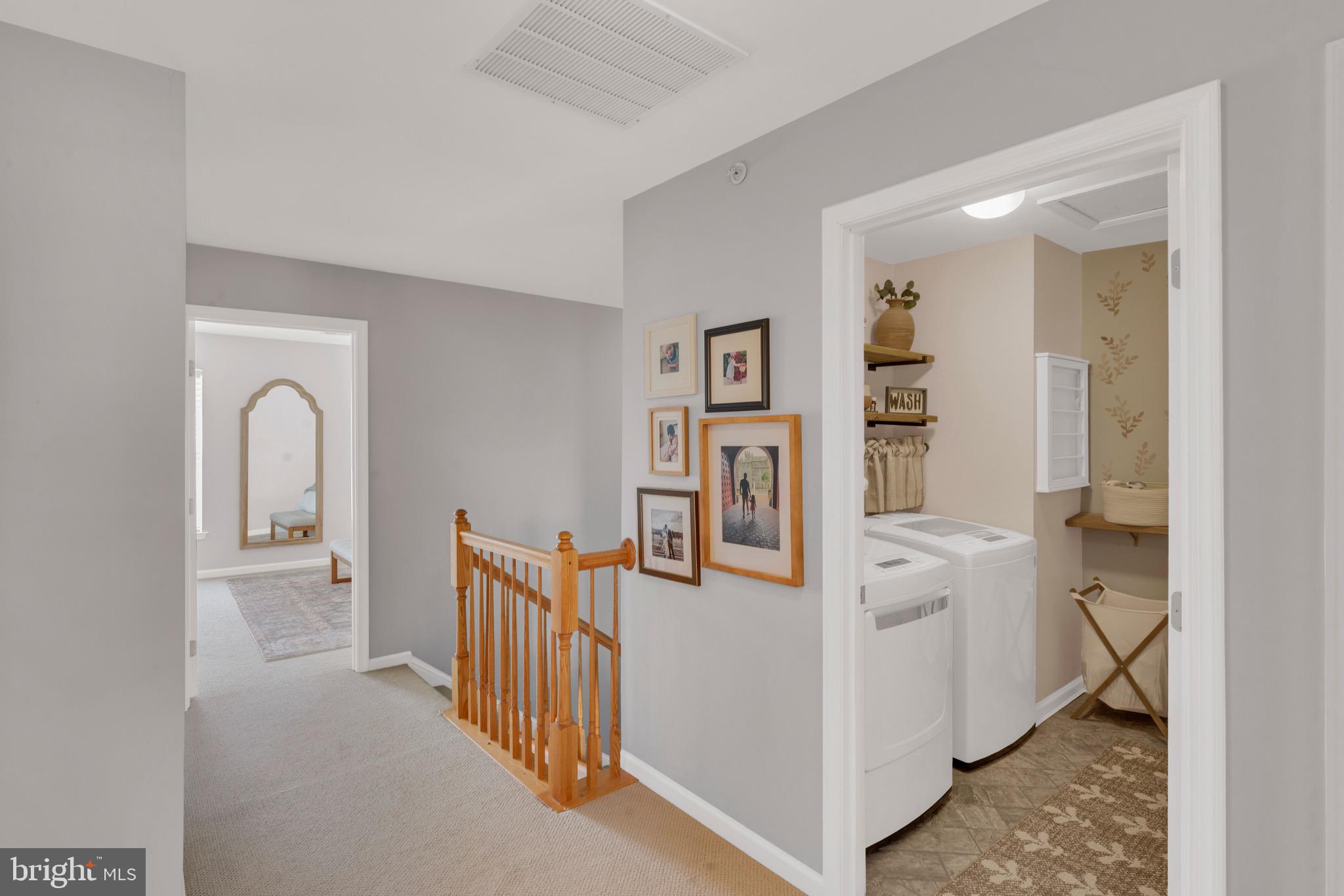 COUNTRY CLUB KNOLL - Residential