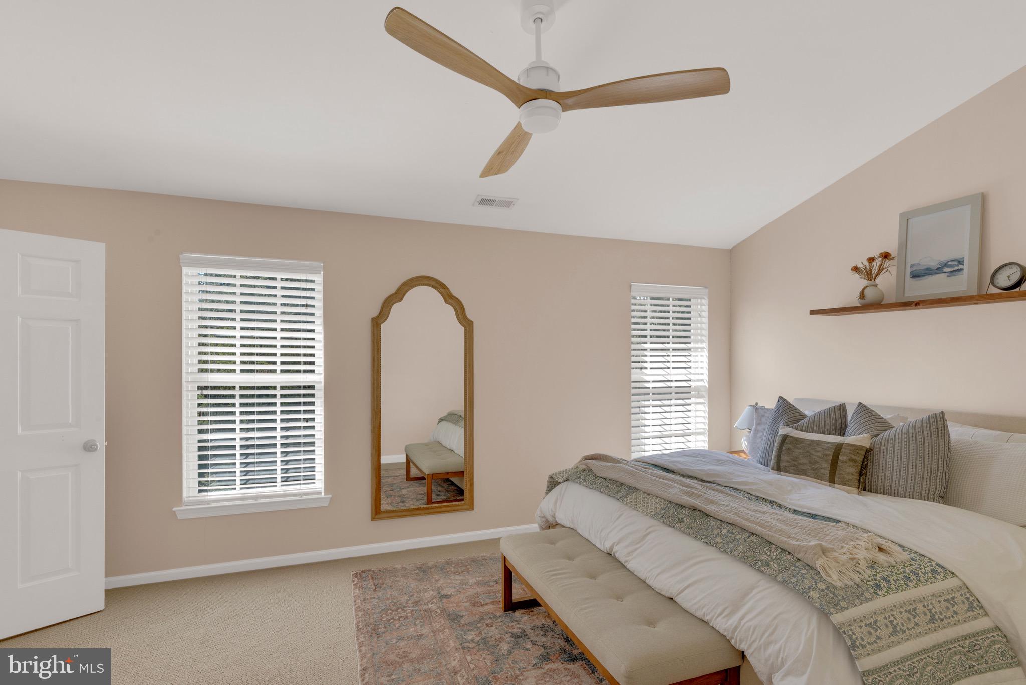 COUNTRY CLUB KNOLL - Residential