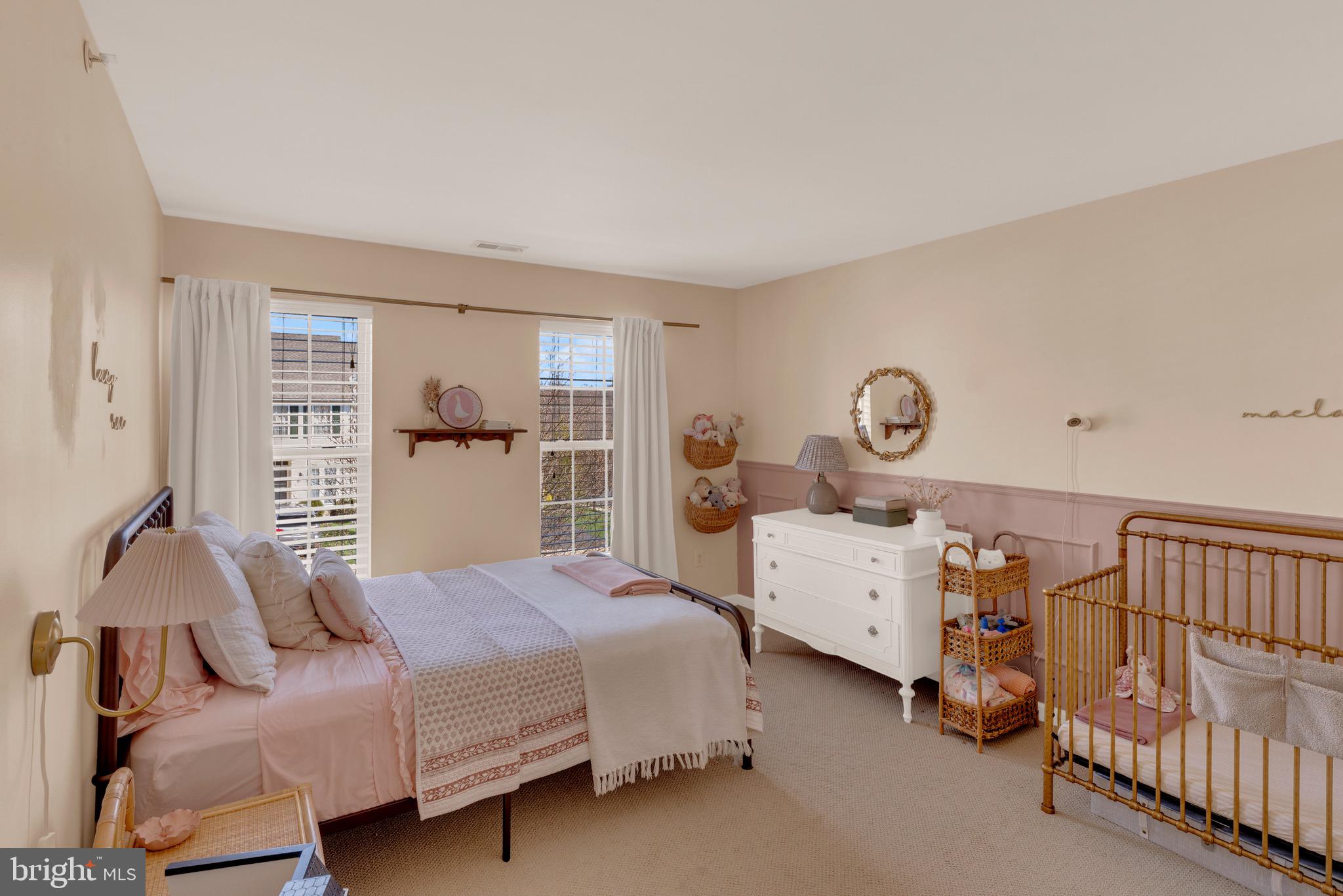 COUNTRY CLUB KNOLL - Residential