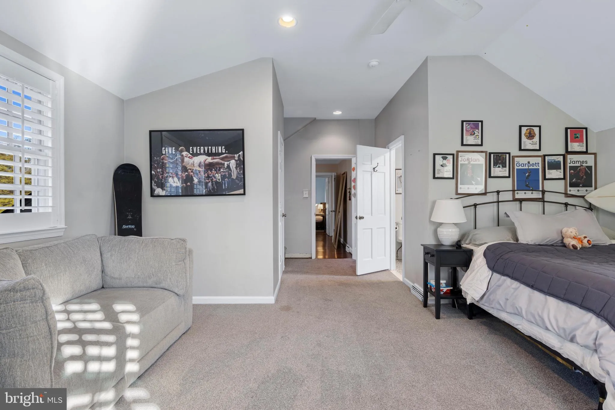 Villanova, Pennsylvania 19085, United States, 5 Bedrooms Bedrooms, ,4 BathroomsBathrooms,Residential,Pending,106388