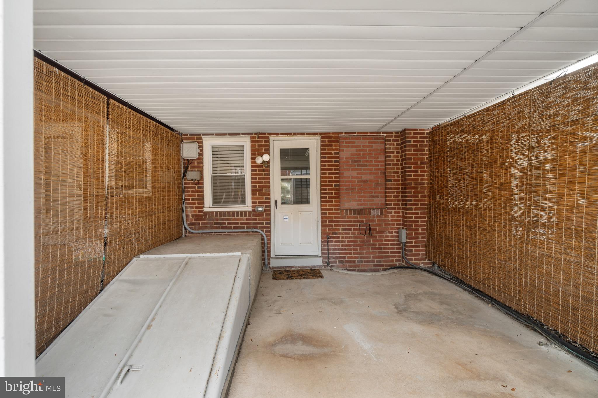 MEDFIELD - Residential