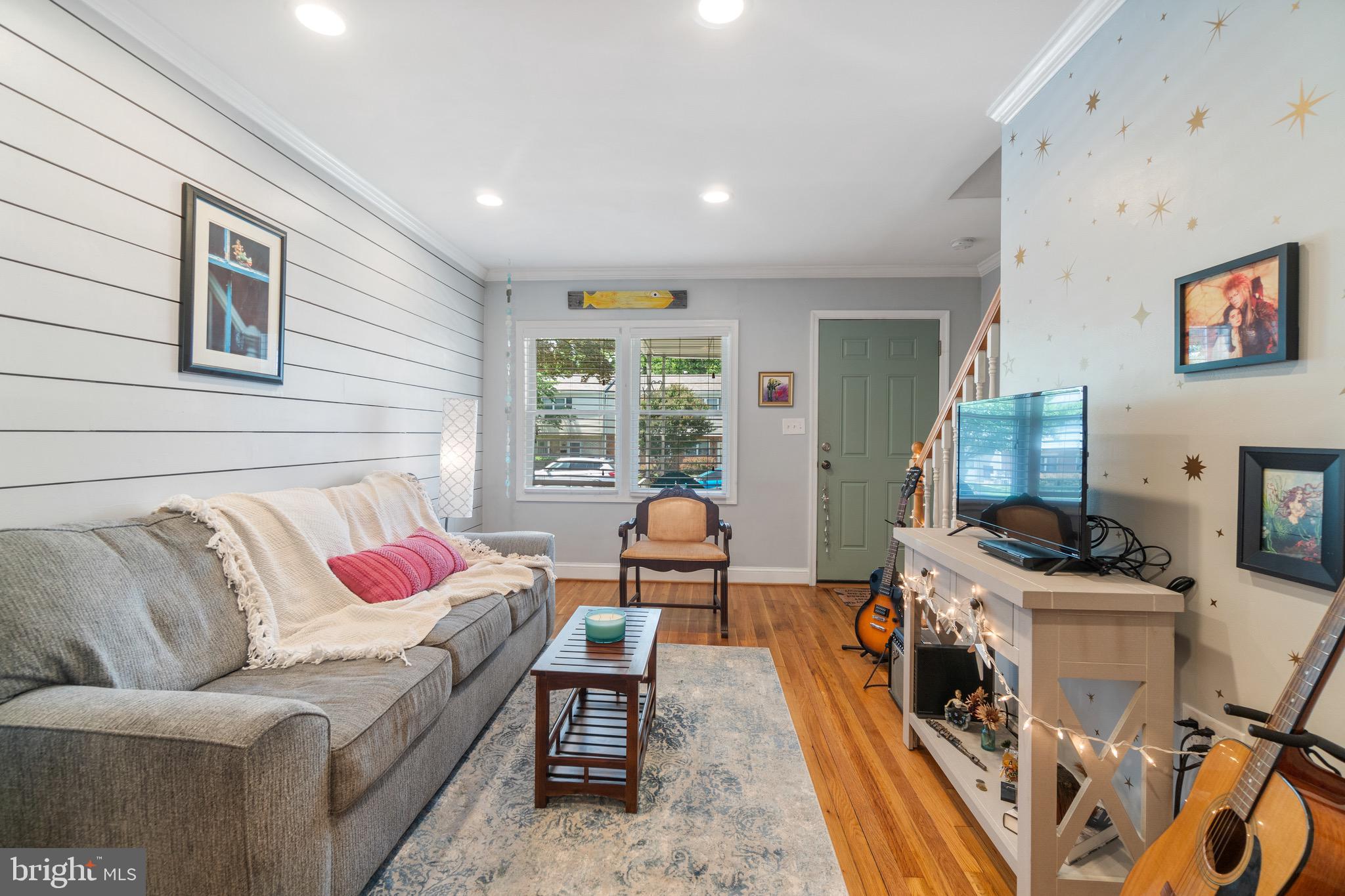 MEDFIELD - Residential