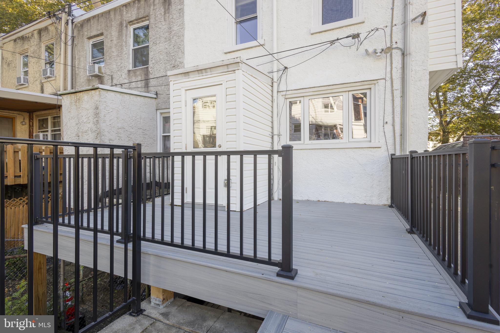 EAST FALLS - Residential