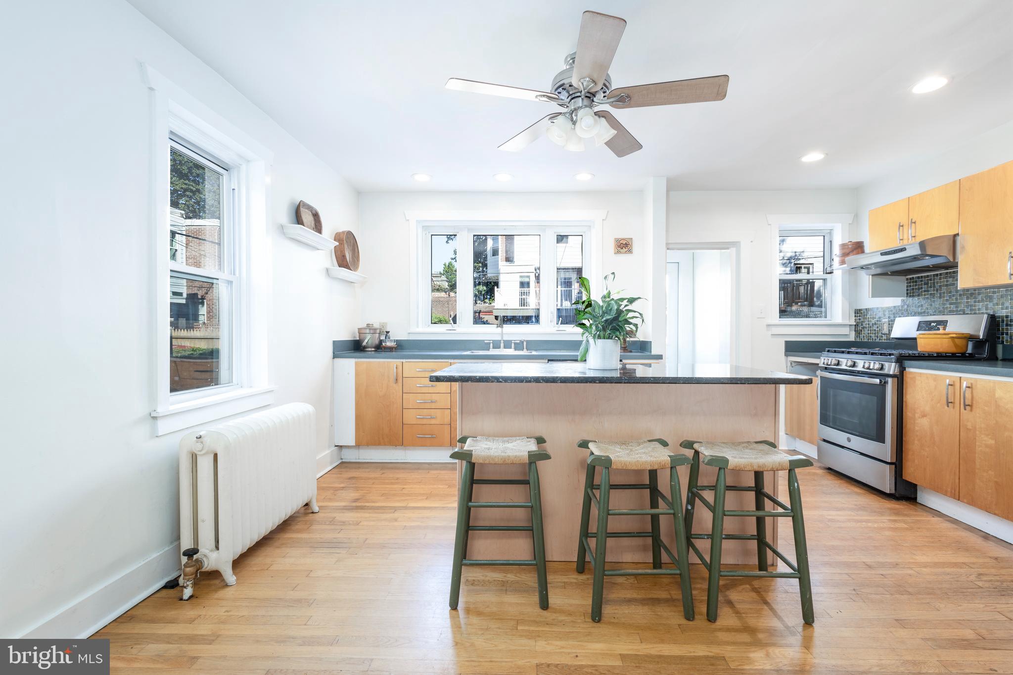 EAST FALLS - Residential