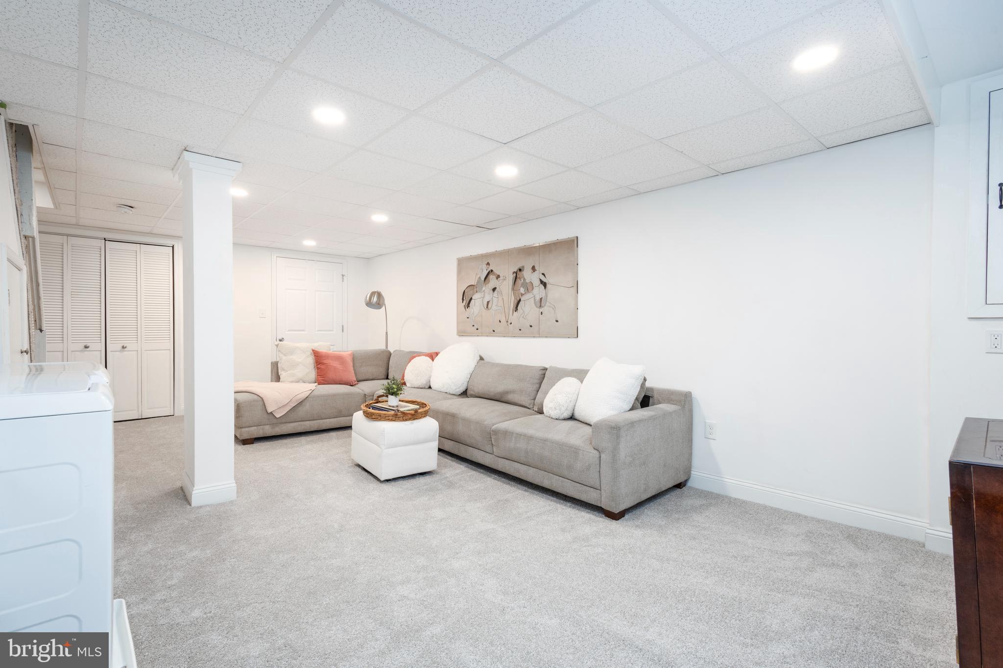 EAST FALLS - Residential