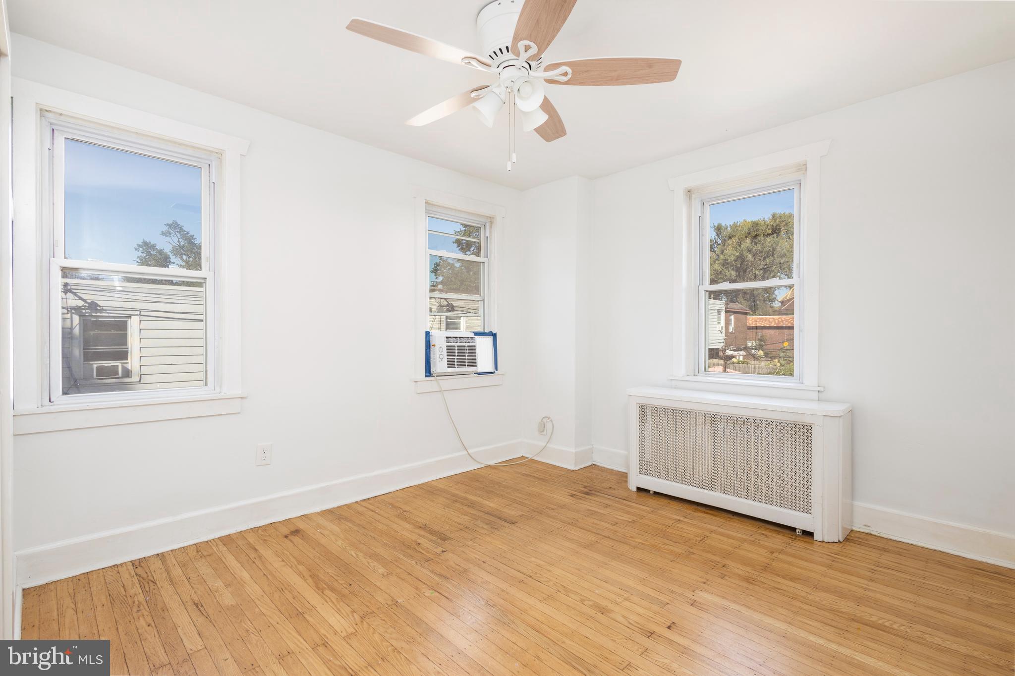 EAST FALLS - Residential