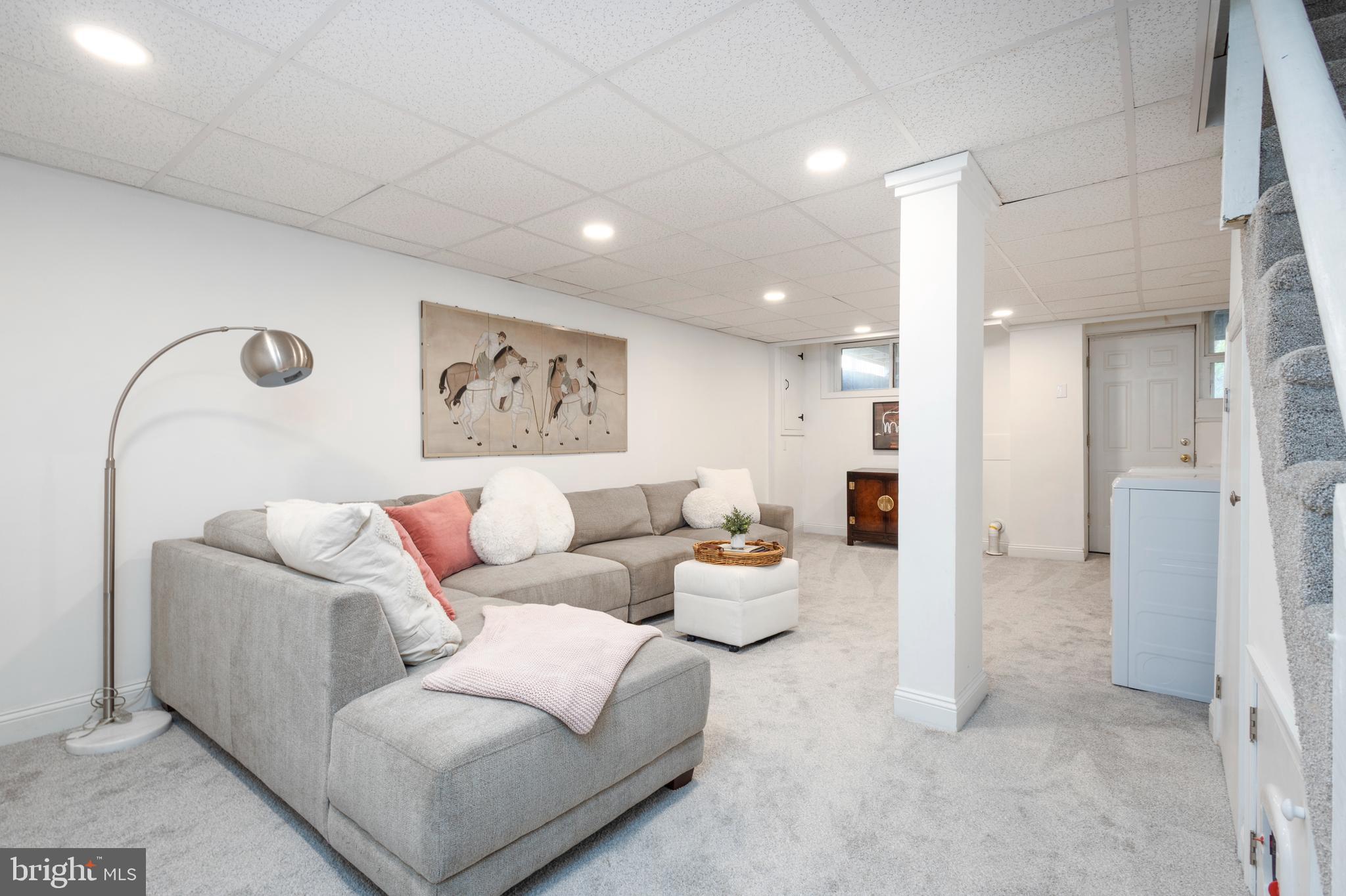 EAST FALLS - Residential