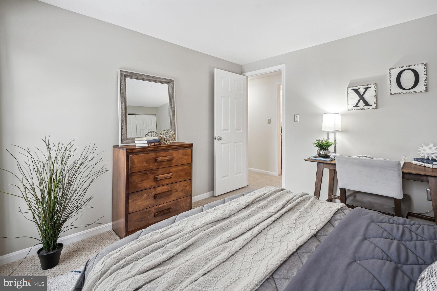 POTOMAC CHASE - Residential