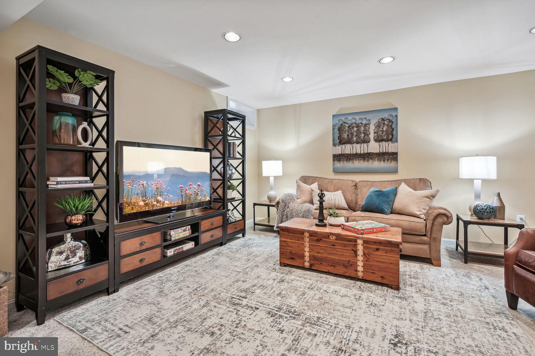 POTOMAC CHASE - Residential