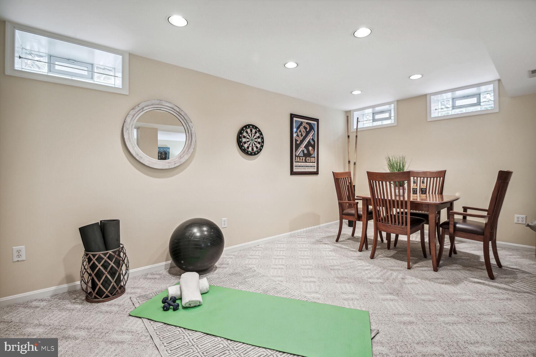 POTOMAC CHASE - Residential