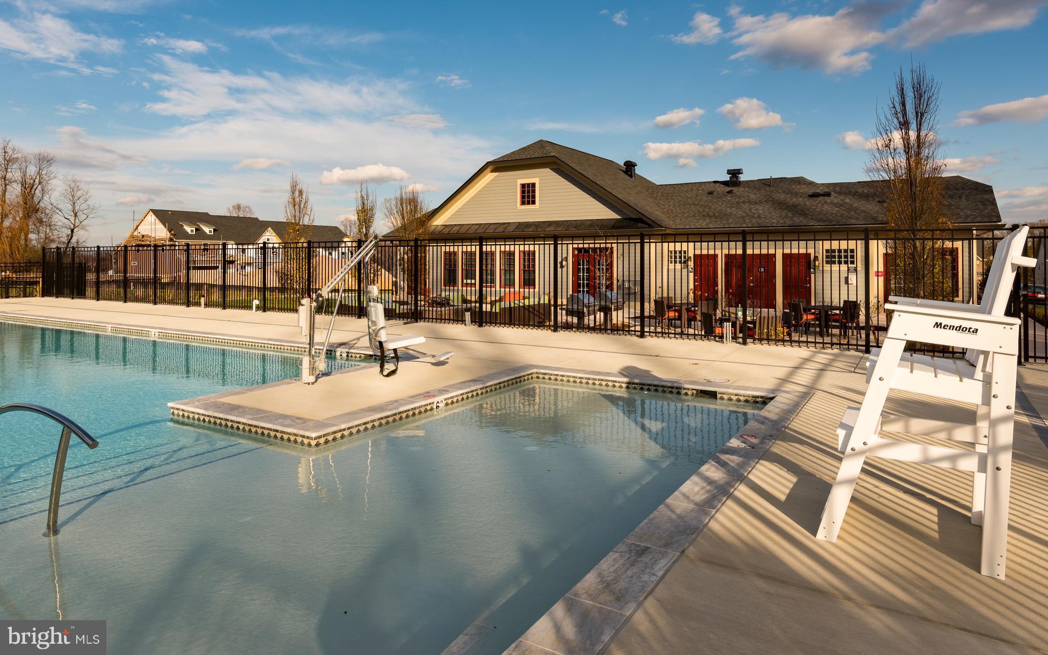 PONDVIEW - Residential