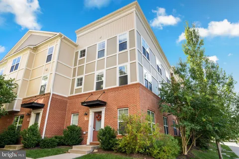 22413 Verde Gate Terrace, Brambleton, VA MLS: VALO2090898