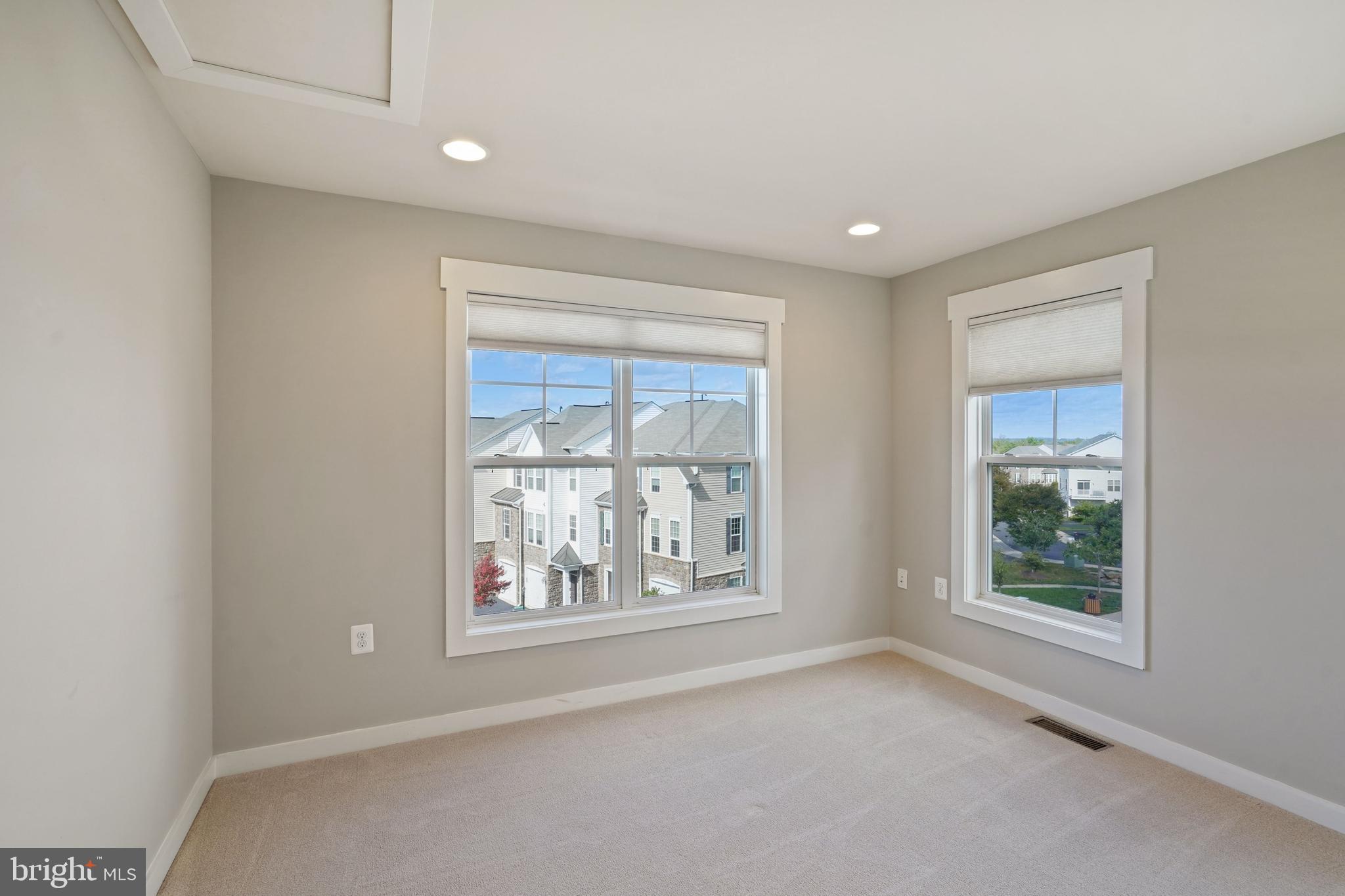 BRAMBLETON OVERLOOK - Residential Lease