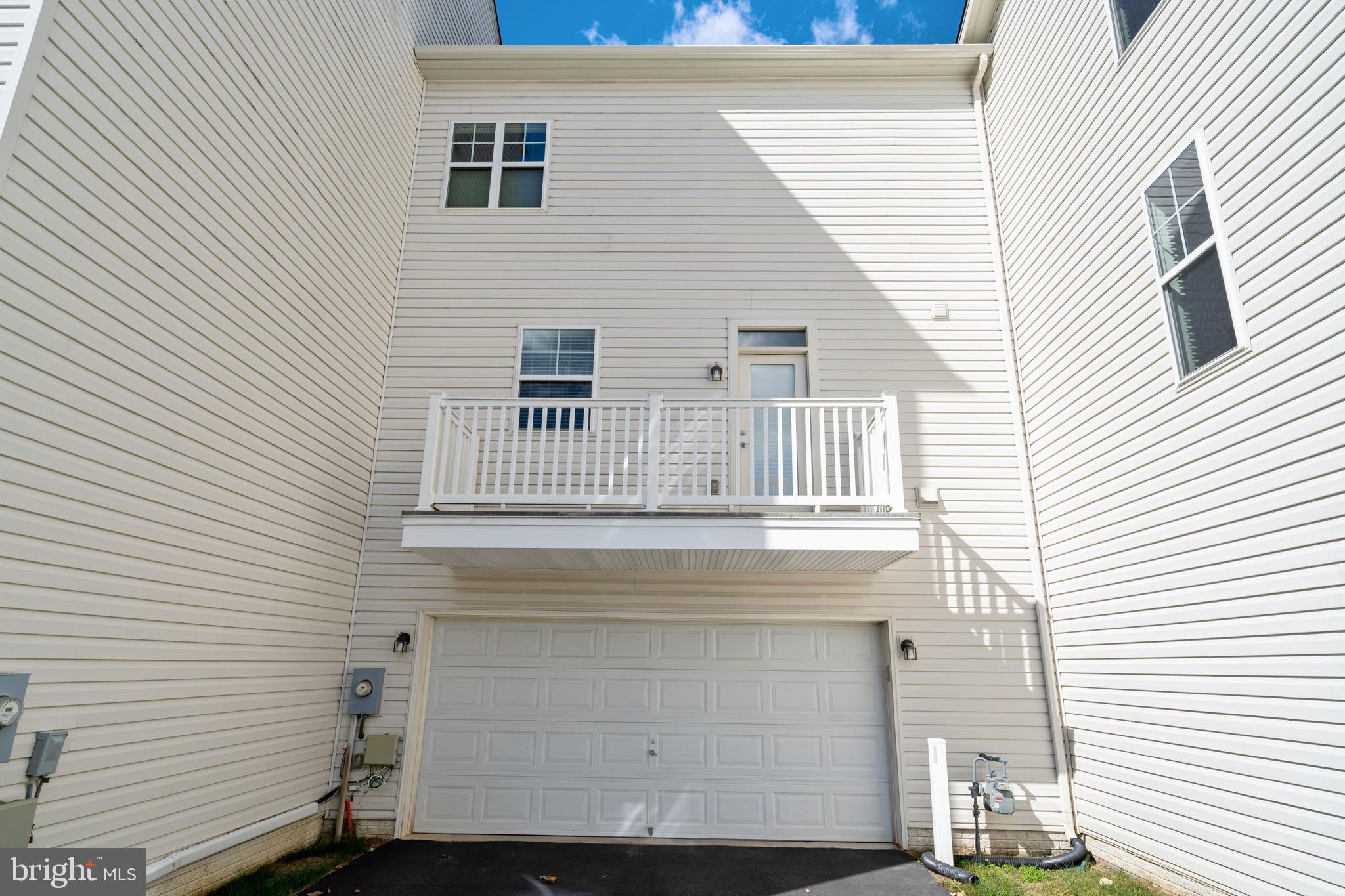 BRAMBLETON OVERLOOK - Residential Lease