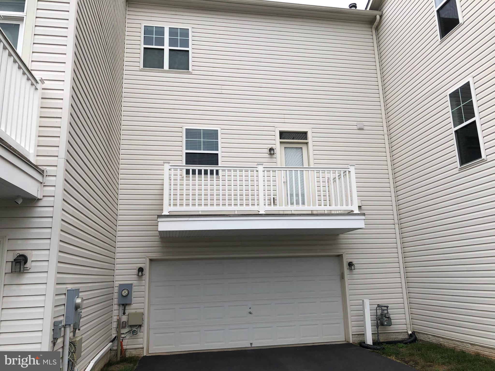 BRAMBLETON OVERLOOK - Residential Lease