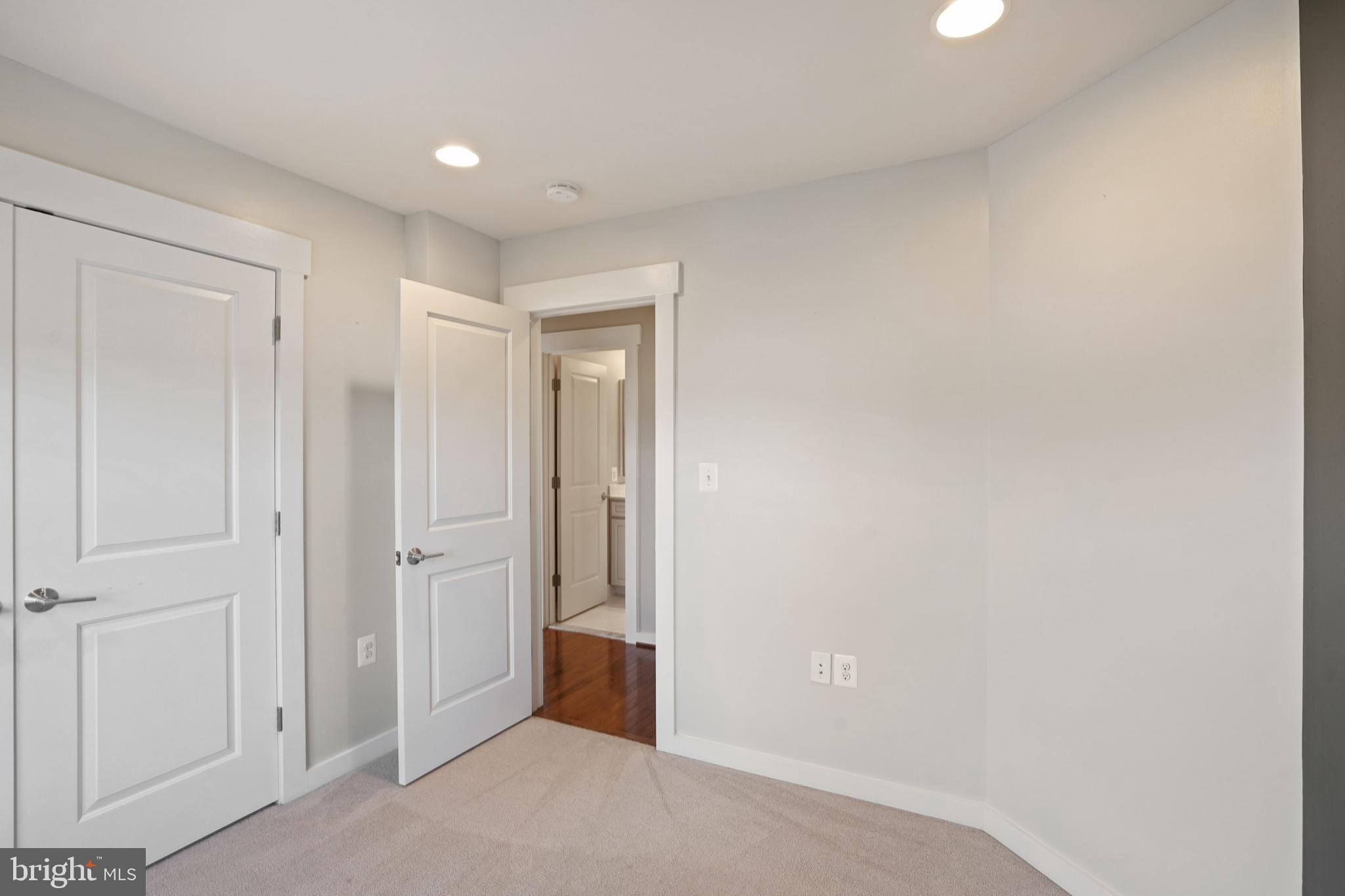 BRAMBLETON OVERLOOK - Residential Lease