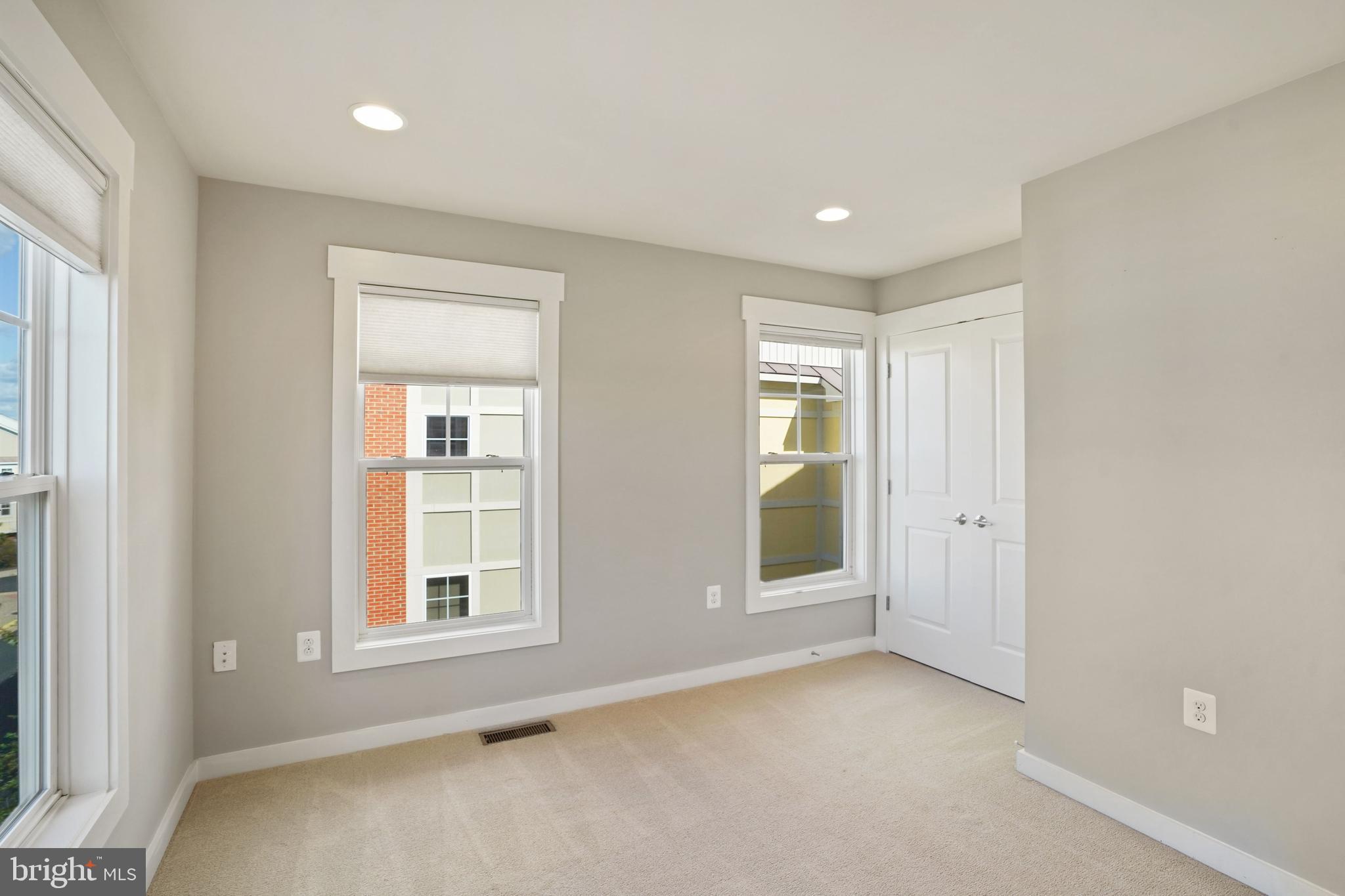 BRAMBLETON OVERLOOK - Residential Lease