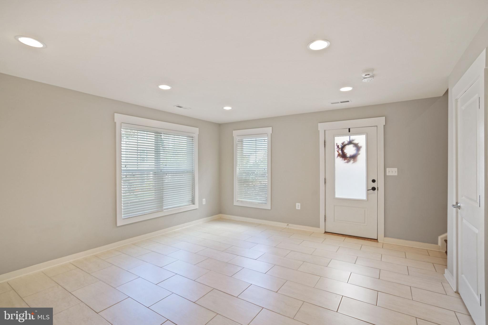 BRAMBLETON OVERLOOK - Residential Lease